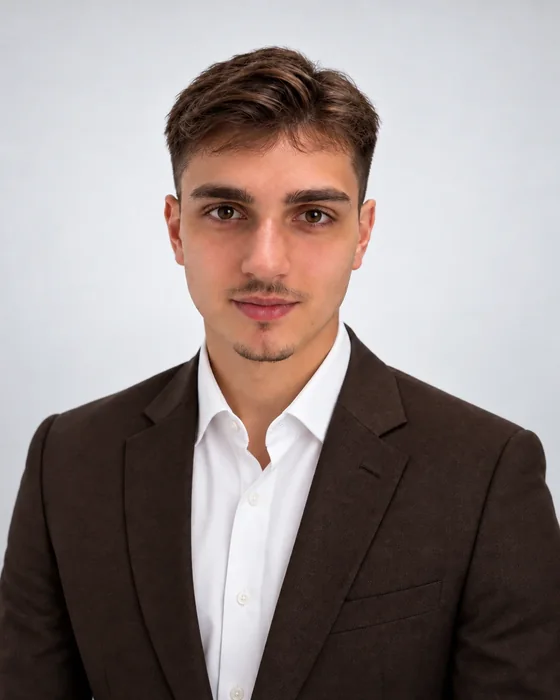 Porträt von Fabian Itten, Inhaber von FI Informatik in Lachen SZ